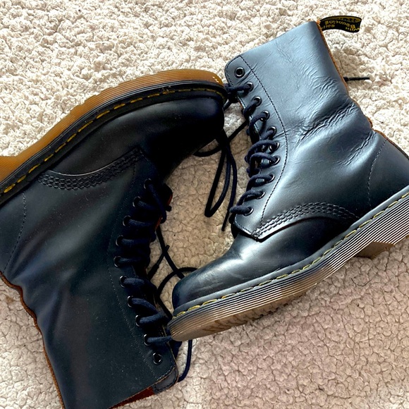 Black Air Wair boots size 7 - Picture 1 of 2